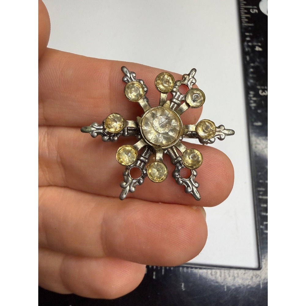 Vintage Silver Tone Rhinestone Snowflake Brooch Starburst Pin Champagne Clear